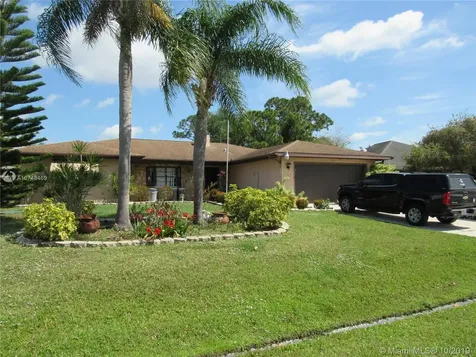 707 NW Bayard Avenue Port St. Lucie FL 34983