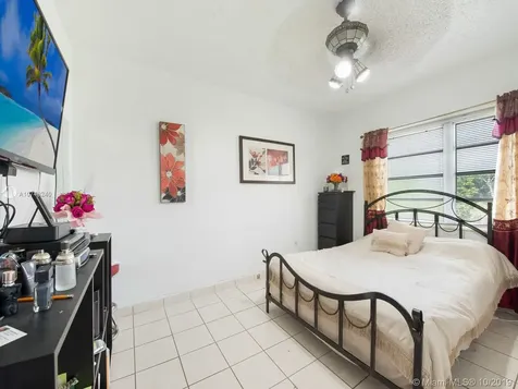 3521 SW 16th Terrace Miami FL 33145