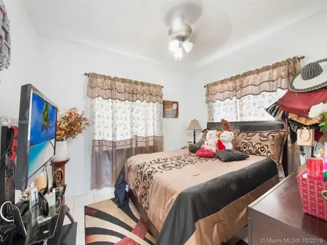 3521 SW 16th Terrace Miami FL 33145