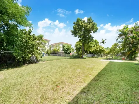 3521 SW 16th Terrace Miami FL 33145