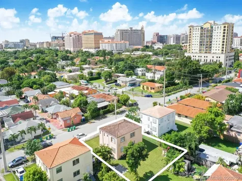 3521 SW 16th Terrace Miami FL 33145