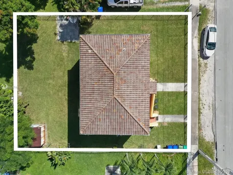 3521 SW 16th Terrace Miami FL 33145