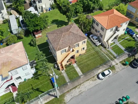 3521 SW 16th Terrace Miami FL 33145