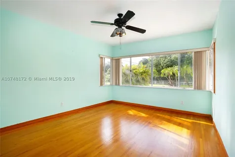 7240 Sunset Drive Miami FL 33143