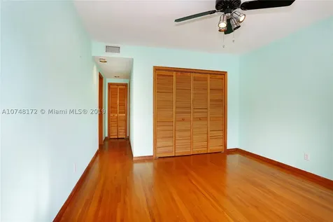 7240 Sunset Drive Miami FL 33143