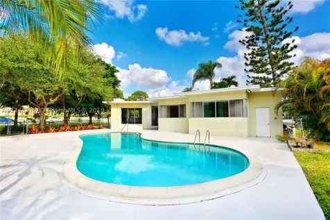 7240 Sunset Drive Miami FL 33143
