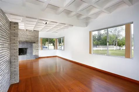 7240 Sunset Drive Miami FL 33143