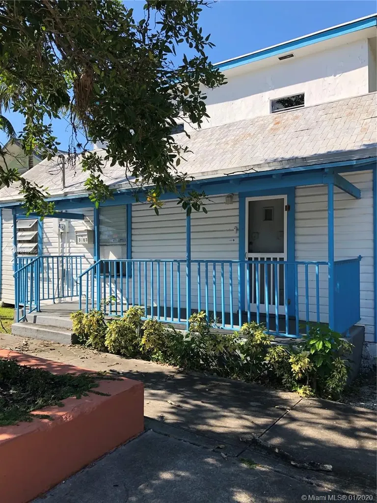 3603 Charles Avenue Miami FL 33133