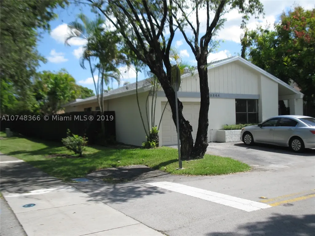 10844 SW 132nd Cir Court Miami FL 33186