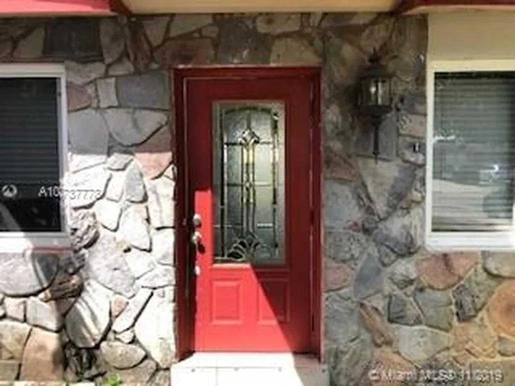 7121 Meade Street Hollywood FL 33024