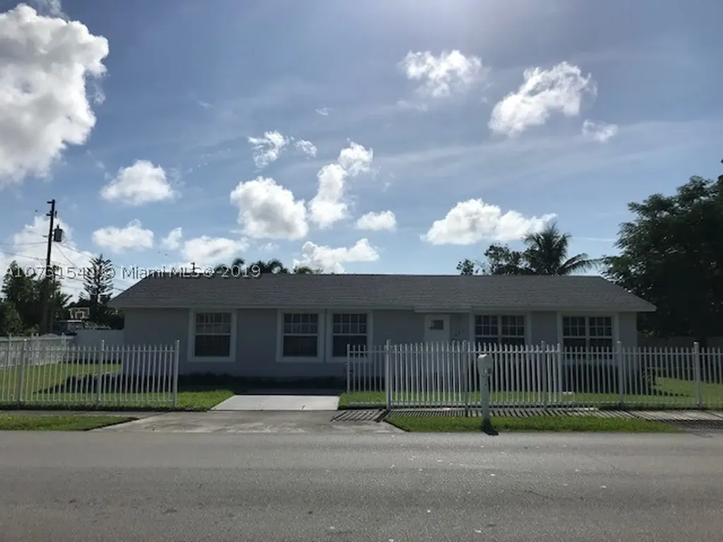 305 SW 6th Avenue Florida City FL 33034