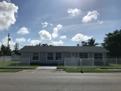 305 SW 6th Avenue Florida City FL 33034
