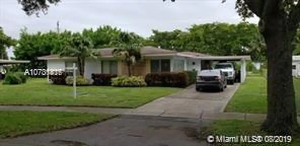 5724 Monroe Street Hollywood FL 33023