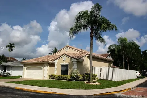 1001 Seabrook Avenue Davie FL 33325