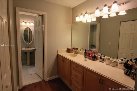 1001 Seabrook Avenue Davie FL 33325
