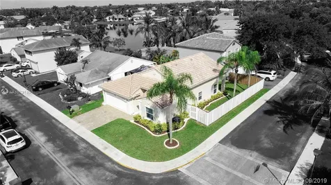 1001 Seabrook Avenue Davie FL 33325