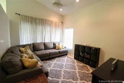 1001 Seabrook Avenue Davie FL 33325