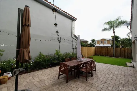 1001 Seabrook Avenue Davie FL 33325