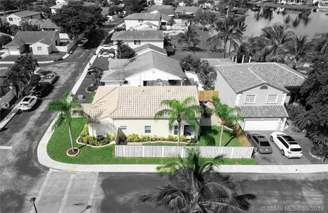 1001 Seabrook Avenue Davie FL 33325