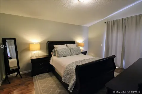 1001 Seabrook Avenue Davie FL 33325