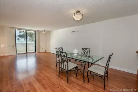 1623 Collins Avenue Miami Beach FL 33139