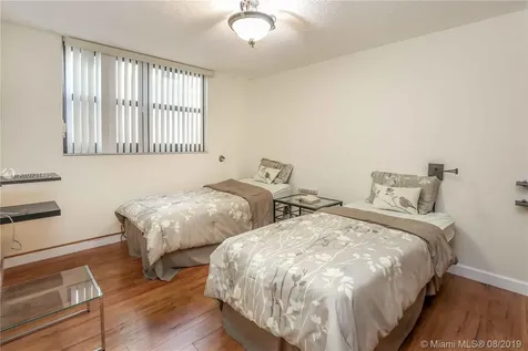 1623 Collins Avenue Miami Beach FL 33139