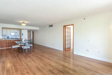1623 Collins Avenue Miami Beach FL 33139