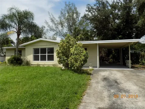 5321 SW 57th Street Davie FL 33314