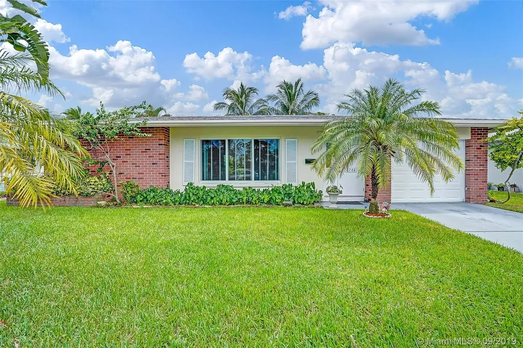 4744 NW 49th Court Tamarac FL 33319
