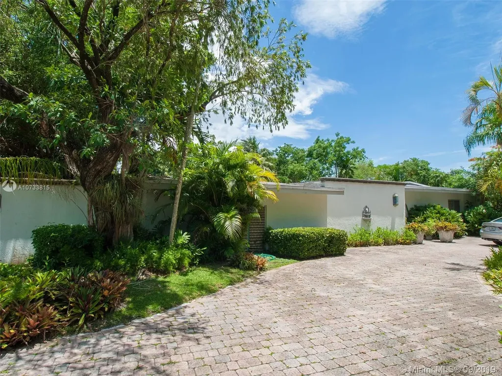 7601 SW 137th Street Palmetto Bay FL 33158