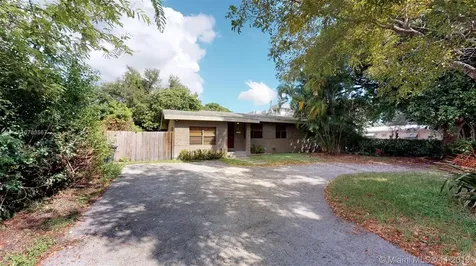 1075 NE 122nd Street North Miami FL 33161