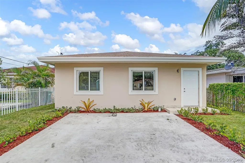 2933 NW 59th Street Miami FL 33142