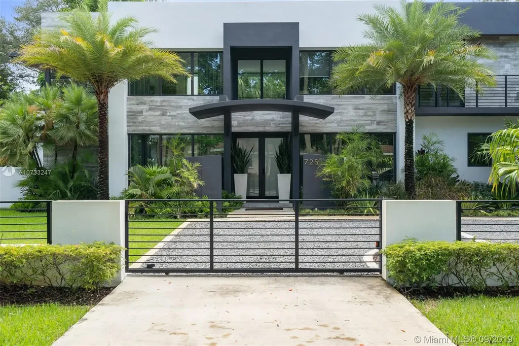 7251 SW 68th Avenue South Miami FL 33143