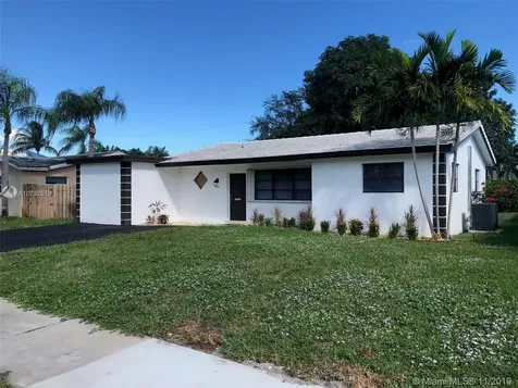 2101 N 32nd Court Hollywood FL 33021