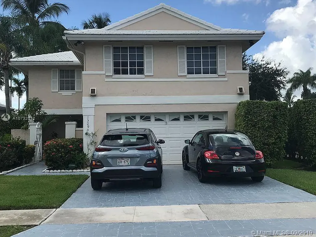 15290 Wilshire Way Pembroke Pines FL 33027