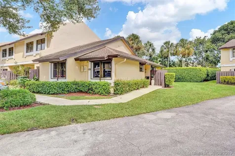 251 SW 96th Terrace Pembroke Pines FL 33025