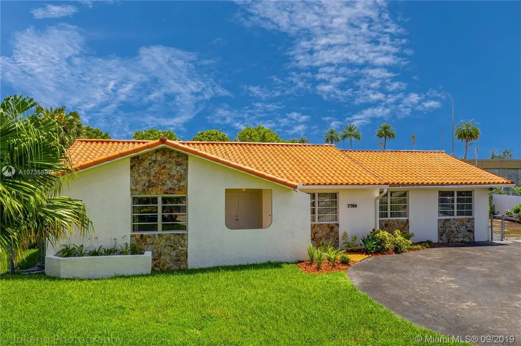 7704 SW 21st Terrace Miami FL 33155