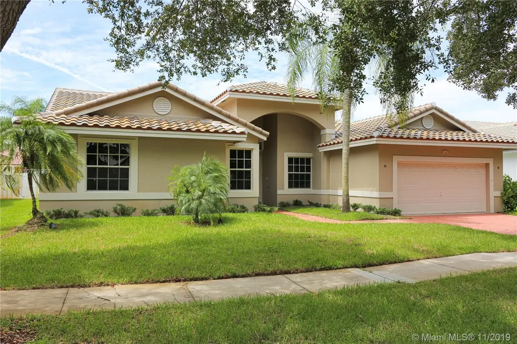 1562 NW 182nd Way Pembroke Pines FL 33029