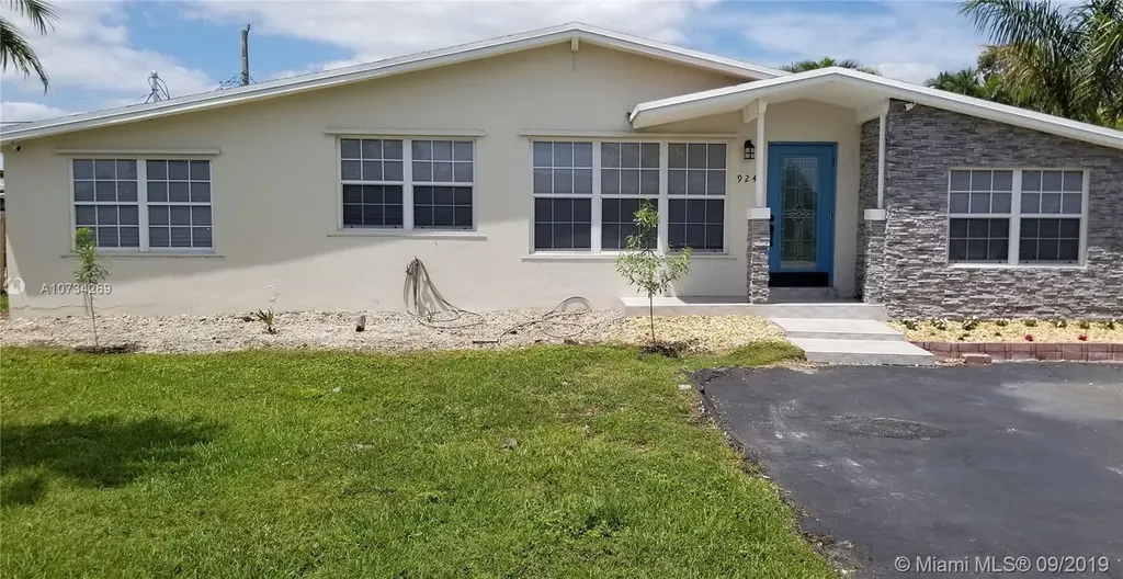 924 SE 3rd Street Belle Glade FL 33430