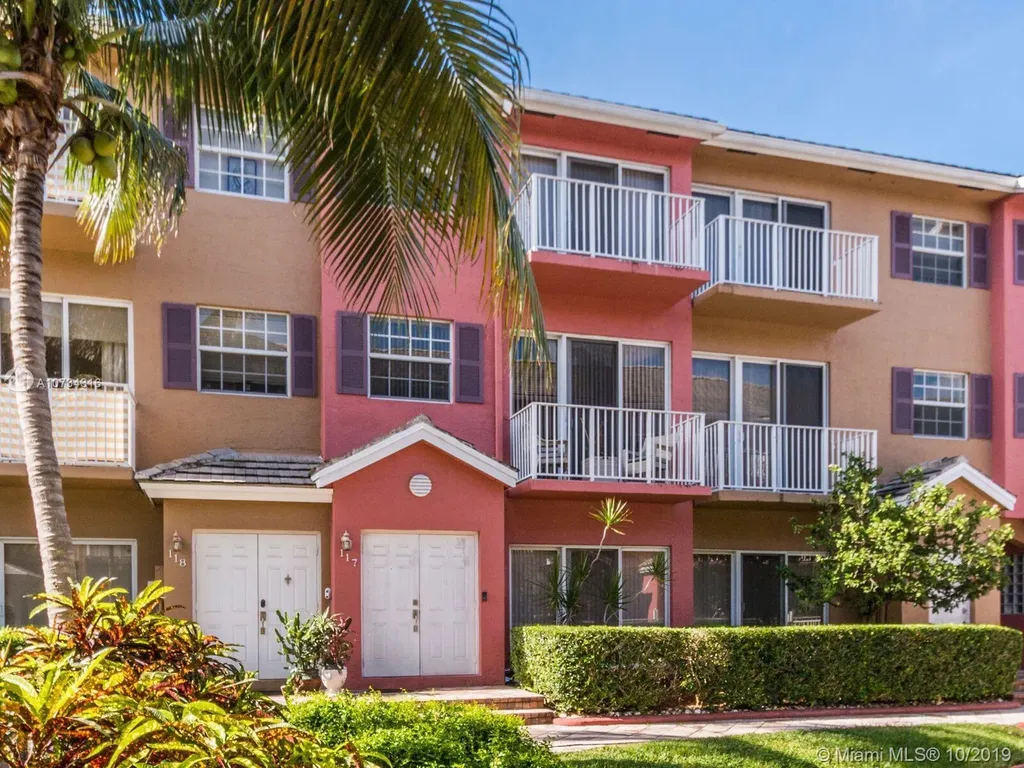 2725 NE 8th Avenue Wilton Manors FL 33334