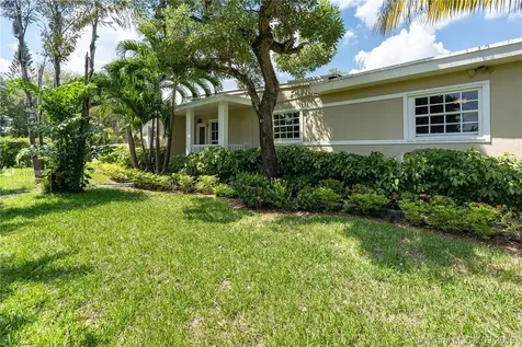 895 NE 129th Street North Miami FL 33161