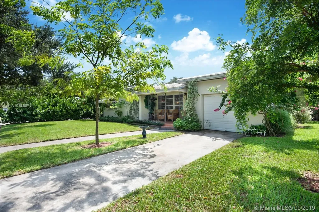 160 NE 89th Street El Portal FL 33138