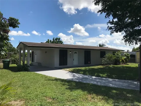 4772 NW 195th Terrace Miami Gardens FL 33055