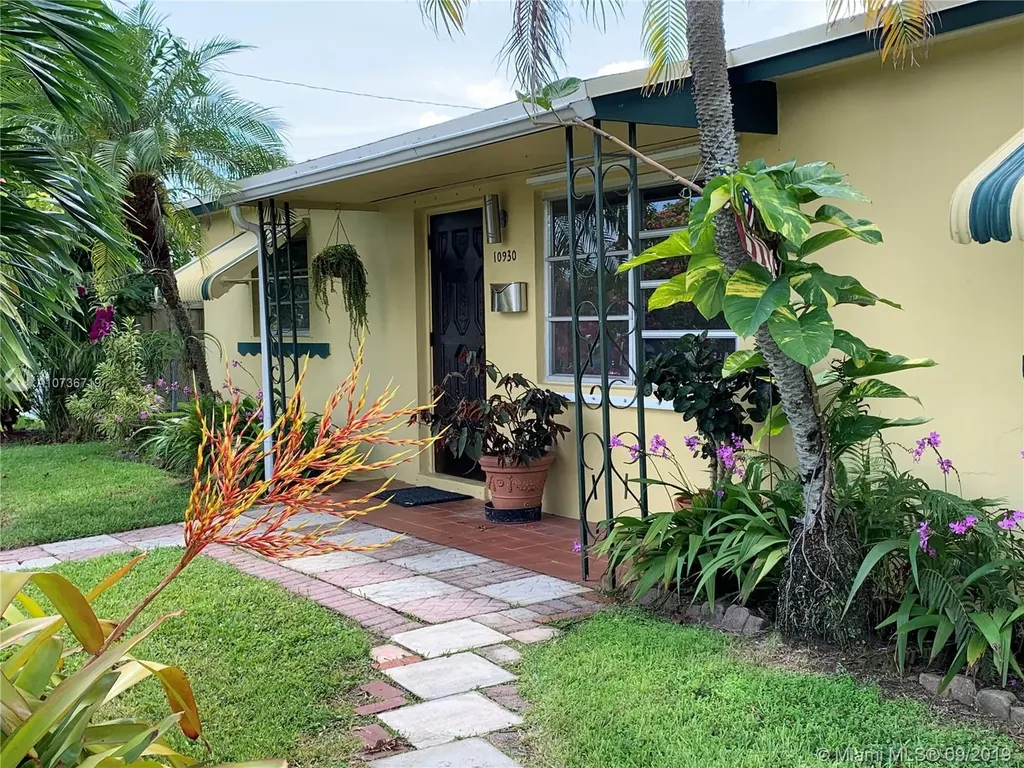 10930 SW 69th Drive Miami FL 33173