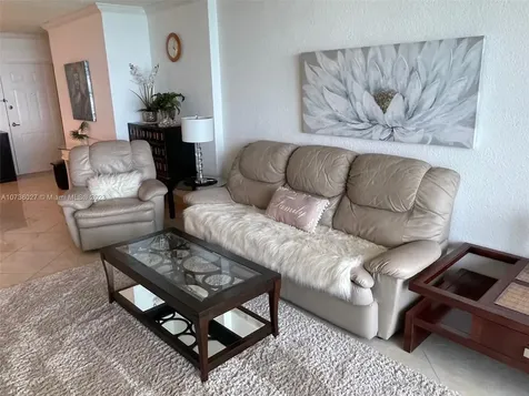 2501 S Ocean Drive Hollywood FL 33019