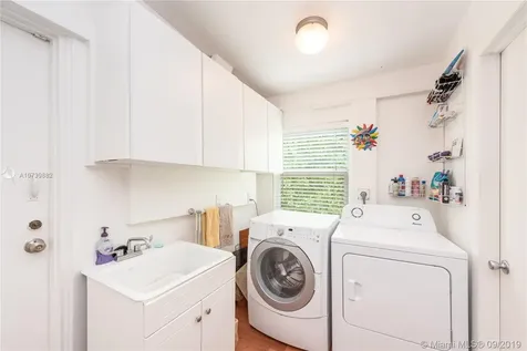 520 NE 55th Terrace Miami FL 33137