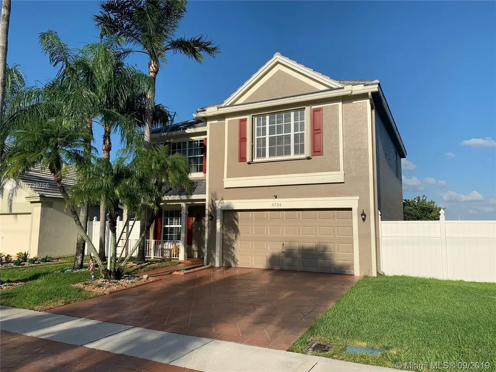 5724 S Plum Bay Parkway Tamarac FL 33321