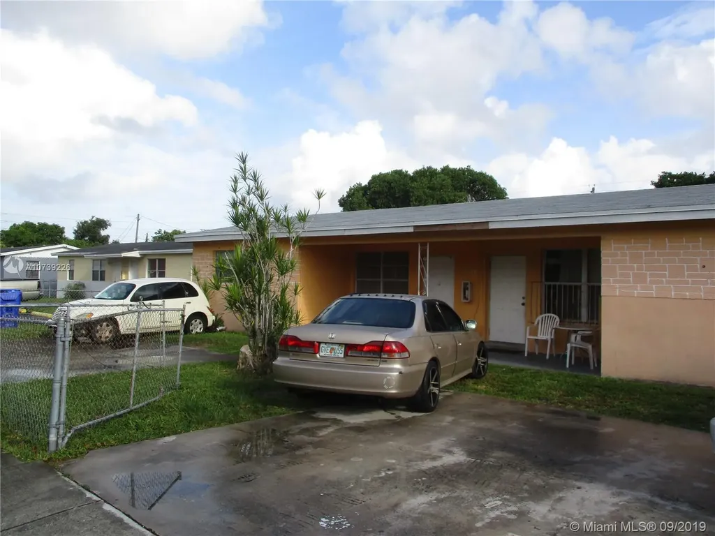 5843 SW 26th Street West Park FL 33023