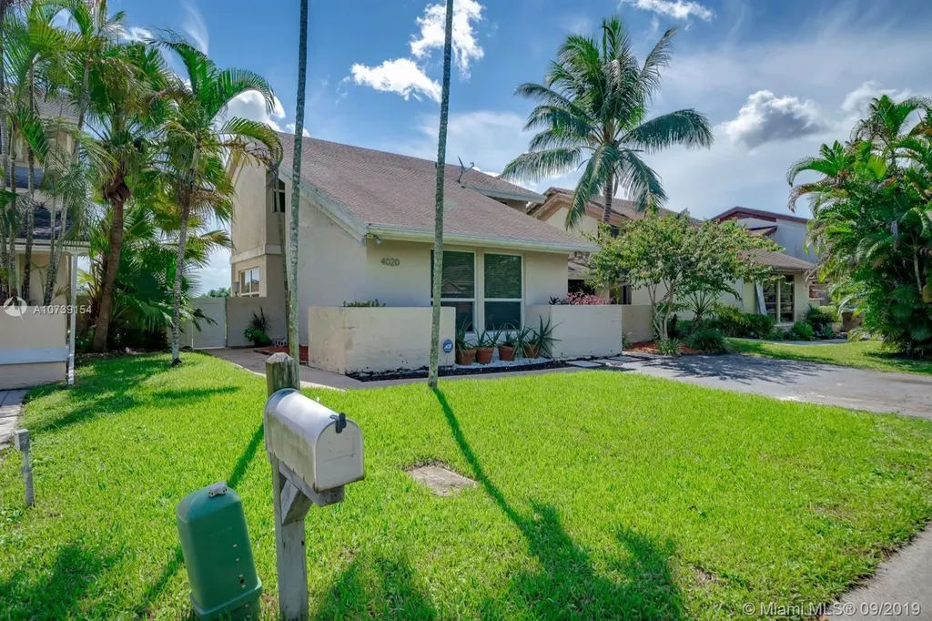 4020 SW 84th Terrace Davie FL 33328