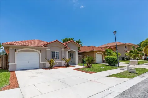 8965 SW 214th Street Cutler Bay FL 33189